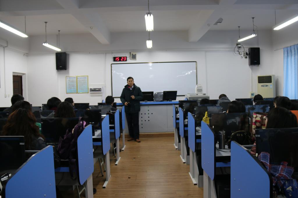 陈文乾书记主持会议